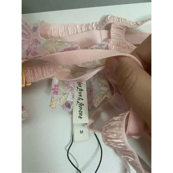 New For Love & Lemons April Bloom Garter Belt Size Medium - Picture 7 of 11